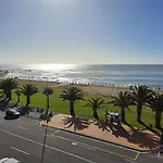3 Bedroom Sea Facing Family Apartment Cape Town Moullie Point