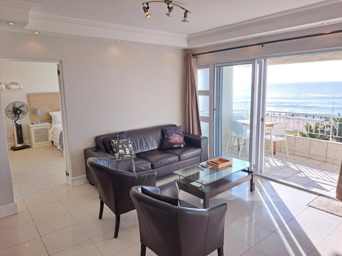 3 Bedroom Sea Facing Family Moullie Point Apartment *