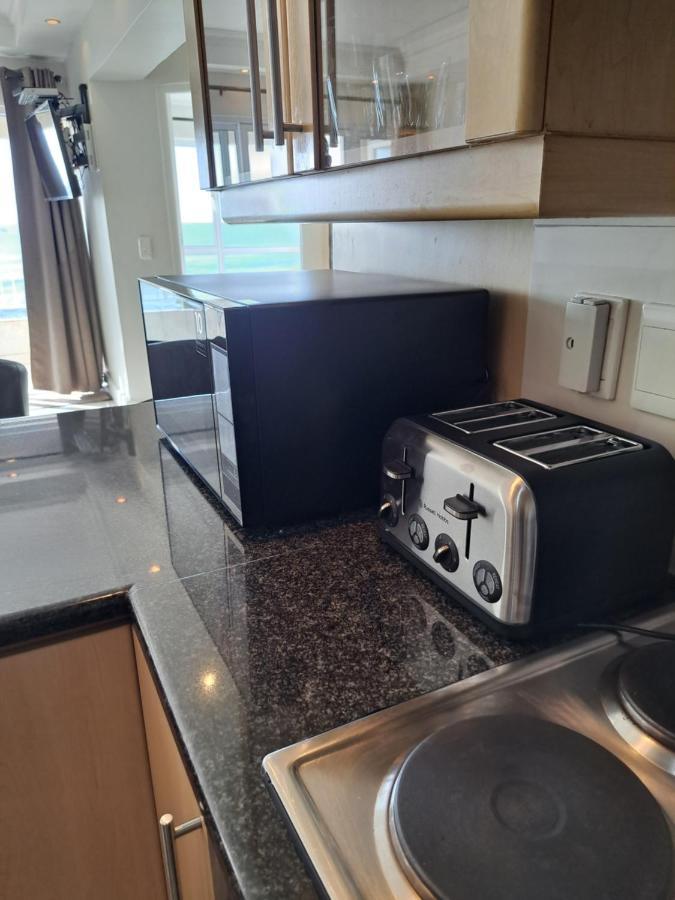 3 Bedroom Sea Facing Family Moullie Point Apartamento