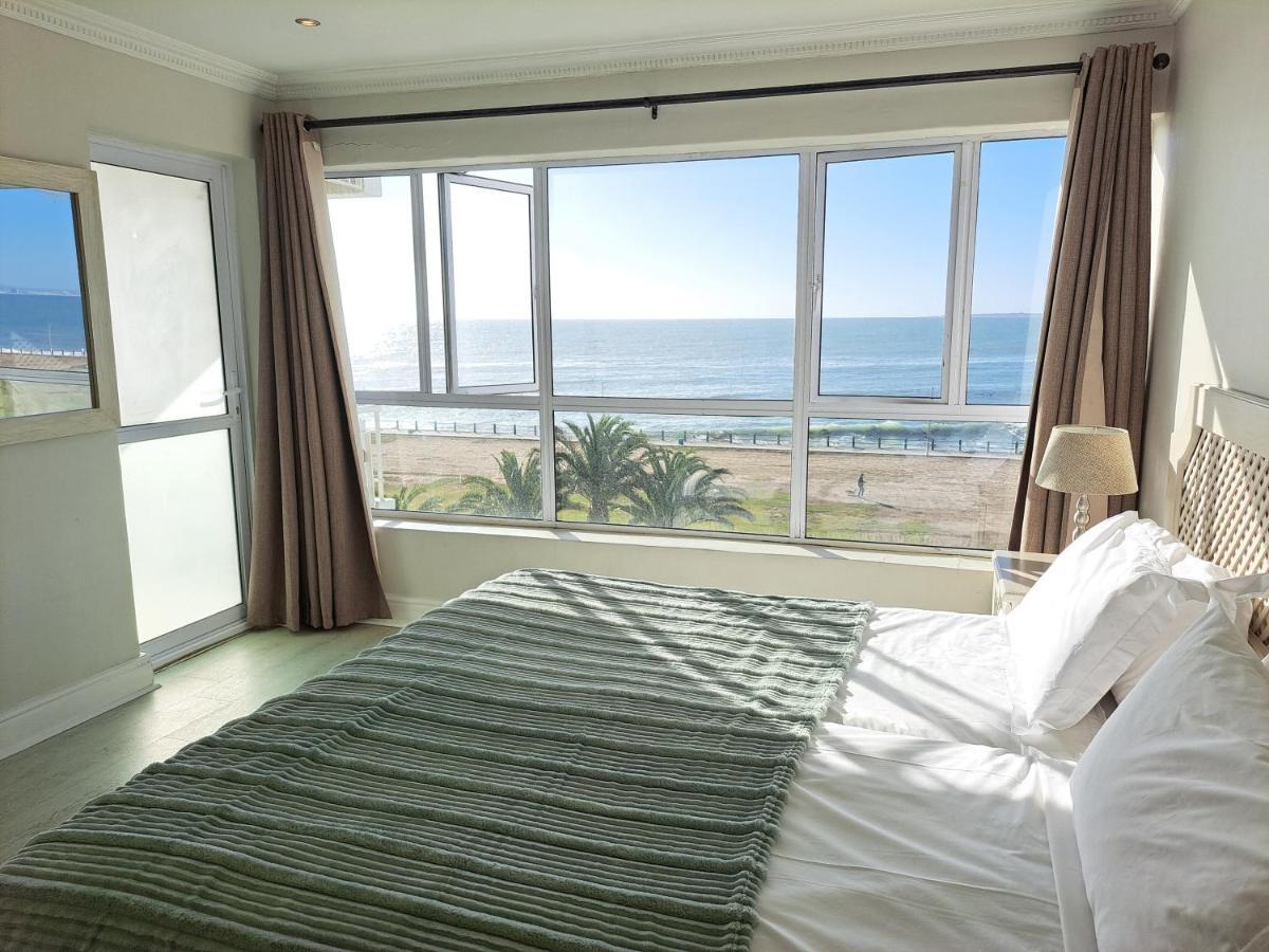 3 Bedroom Sea Facing Family Moullie Point Apartment